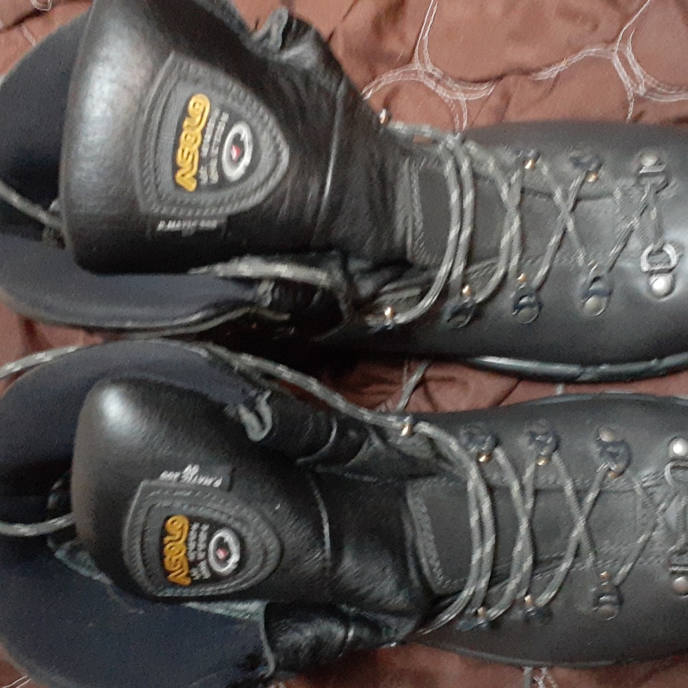 Shoes and boots